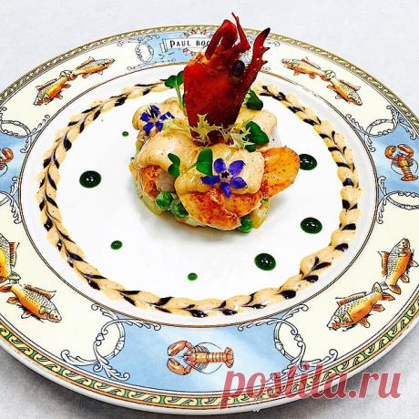 Le homard dans tous ses états!

#homard #salade #gastronomie #bocuse #paulbocuse  #food #frenchfood #frenchchef #instafood #foodporn #restaurant #lyon #onlylyon #france #instafrance #michelin #guidemichelin #cuisine #frenchcuisine