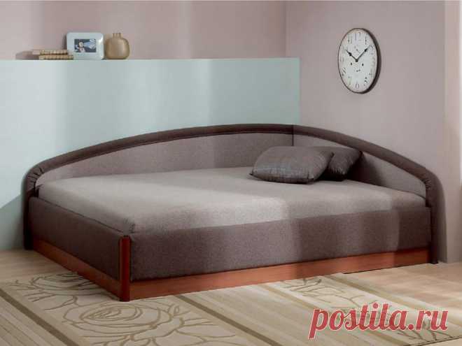 Как сделать из кровати диван: варианты переделки