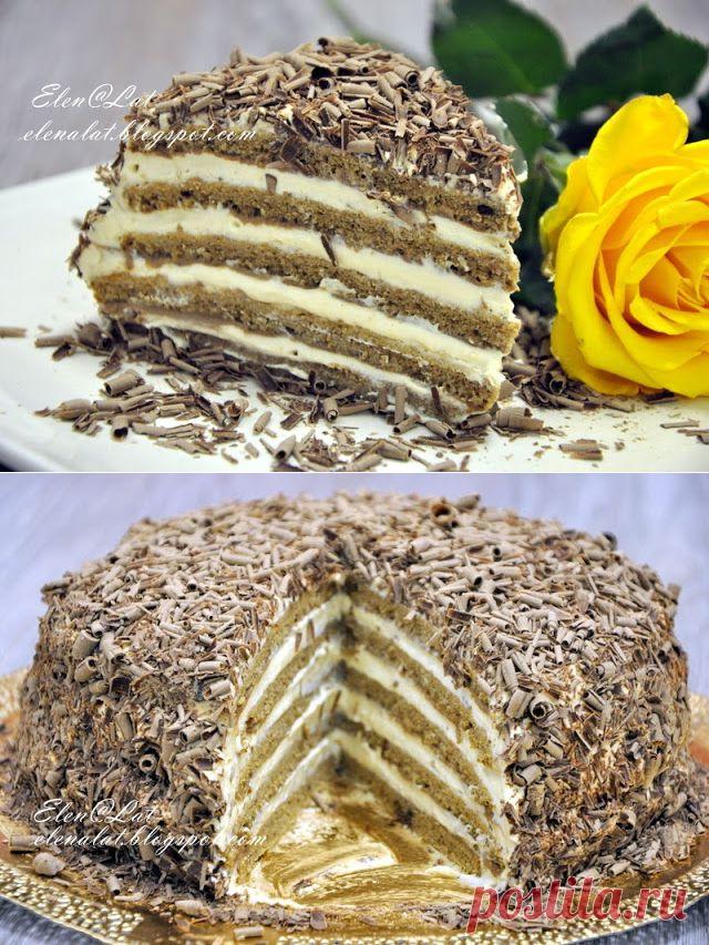 Шоколадно-сливочный торт с карамельным кремом .