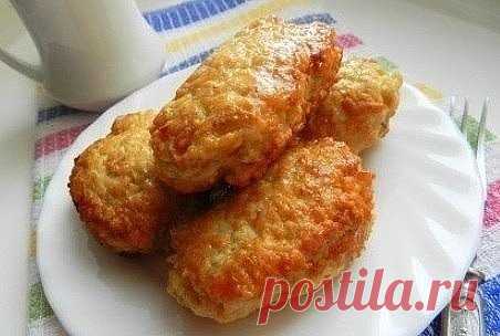 Супер пышные котлеты из куриного фарша с овсяными хлопьями.
Наташа Имшенецкая.
Ингредиенты:
- 500 г фарша куриного
- 1 яйцо
- 1/2 стакана овсяных хлопьев быстрого приготовления
- 1/2 стакана молока (или воды) 
- 1 лук репчатый
- 2 зубчика чеснока
- паприка
- черный молотый перец
- соль
- растительное масло для жарки
Яйцо смешать с молоком, залить этой смесью овсяные хлопья и оставить на пол часа.
Лук мелко порезать, чеснок измельчить, добавить в куриный фарш и перемешать.
Добавить в фарш наб