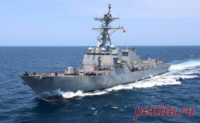 Эсминец ВМС США подвергся ракетной атаке в Аравийском море. После задержания захватчиков танкера Central Park в Аденском заливе в направлении преследовавшего их американского эсминца Mason со стороны контролируемых хуситами районов Йемена были выпущены две ракеты, сообщило командование США