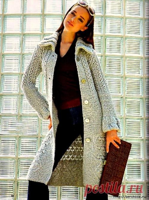 Пальто спицами на прохладный вечер