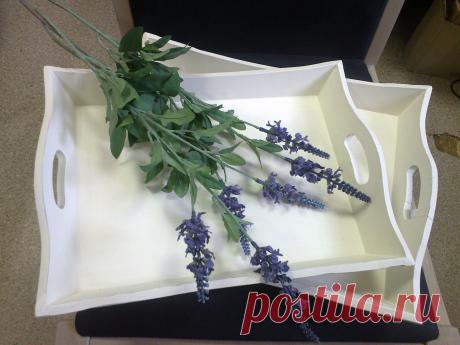 Подносы в стиле Прованс и Кантри для дизайна интерьера квартиры, дома, дачи, комнаты, гостиной, кухни и столовой можно недорого купить в интернет магазине Уголок Прованса в Москве