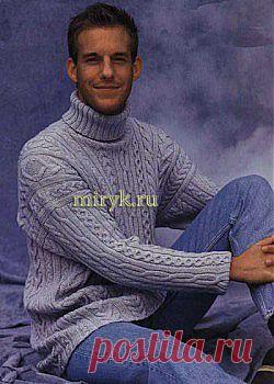 Пуловер с узорами из кос