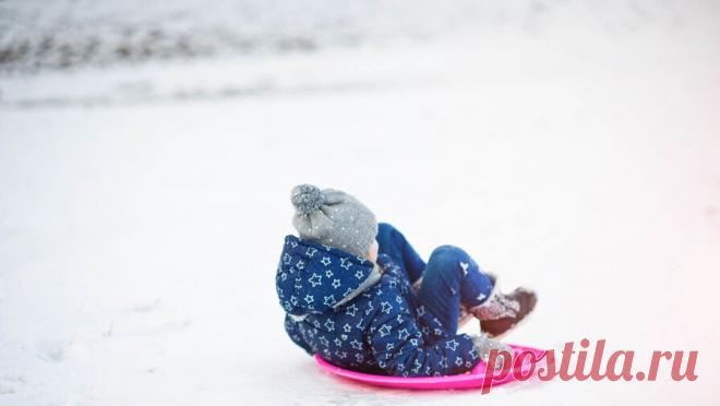 Шестилетний мальчик попал в реанимацию после катания на тюбинге в парке. В Выборгском районе Петербурга шестилетний мальчик врезался на тюбинге в дерево в Шуваловском парке. Об этом сообщает "78.ru". Инцидент произошел в Шуваловском парке на севере Петербурга 4 января. Мальчик катался на тюбинге и ...