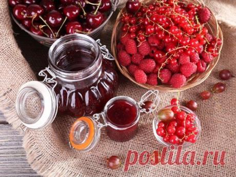 5 рецептов варенья из садовых и лесных ягод | Один из самых эффективных способов сохранить полезные свойства и витамины лесных и садовых ягод – приготовить из них варенье. В этой статье мы собрали для вас популярные и легкие рецепты заготовки этих чудесных, ароматных даров лета.