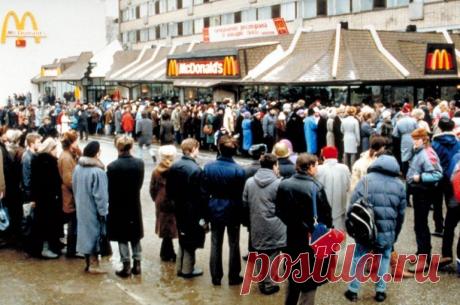 Россия в 1990-е: самые шокирующие факты 


Rep.ru






В 90-е годы Россия встала на путь глобальных реформ, что обернулось для страны неисчислимыми бедствиями – разгулом бандитизма, сокращением численности населения, резким падением уровня…