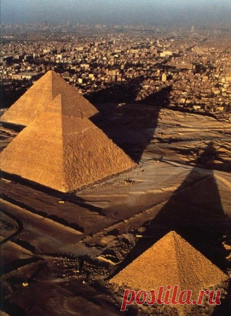 Vista panorámica de las icónicas Pirámides de Egipto