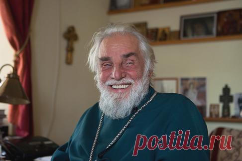 С таким вопросом мы обратились к протоиерею Владиславу СВЕШНИКОВУ, настоятелю Московского храма Трех Святителей на Кулишках