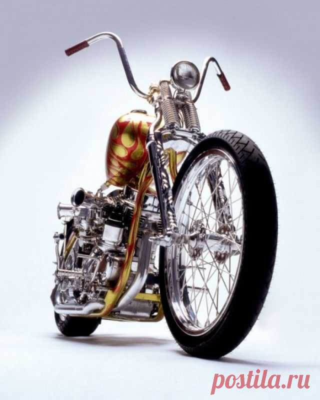 Daddy-O (2003) (Rat Fink).
Построен в честь кумира кастомайзеров 60-х Ed «Big Daddy» Roth. Первая победа на шоу «Создай мотоцикл».