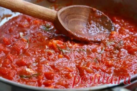 Томатный соус &quot;Чемергес&quot; - всем стоит попробовать эту вкусняшку!
Обязательно попробуйте приготовить! Вся моя семья в восторге! 

Ингредиенты:
- спелые помидоры - 3,75 кг.;
Показать полностью...