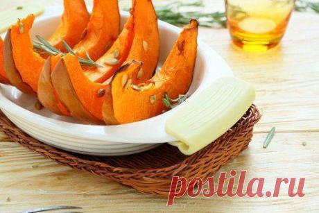 Этот овощ чистит печень, как губка.

Все мы не однократно слышали и читали о том, что тыква полезна для здоровья. А в чём её польза? И что можно подлечить, если регулярно кушать тыкву? 

Если регулярно кушать тыкву - можно существенно подлечить себе печень. Тыква чистит печень и восстанавливает её. Как правильно кушать тыкву, чтобы была польза? Необходи