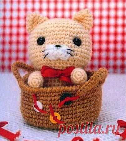 Котенок в корзинке, вязаные игрушки крючком со схемами &raquo; Сайт "Ручками" - делаем вещи своими руками