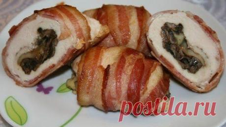 Куриные рулетики с грибами и сыром