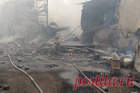 Момент взрыва в рязанском пороховом цеху, где погибли 16 человек. Видео. В результате взрыва и пожара на пороховом заводе «Эластик» в Рязанской области погибли 16 человек, еще один считается пропавшим без вести. По факту случившегося возбуждено уголовное дело