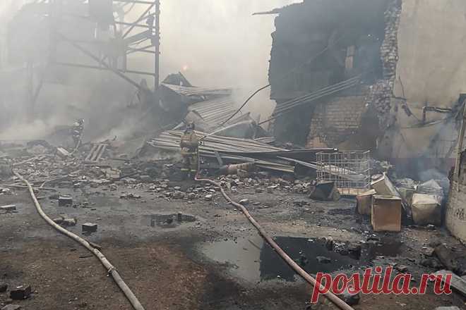 Момент взрыва в рязанском пороховом цеху, где погибли 16 человек. Видео. В результате взрыва и пожара на пороховом заводе «Эластик» в Рязанской области погибли 16 человек, еще один считается пропавшим без вести. По факту случившегося возбуждено уголовное дело