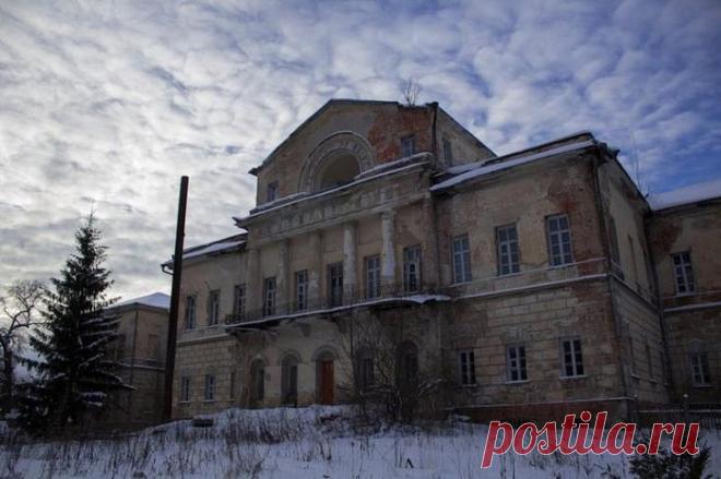 9 заброшенных усадеб в России, по которым хочется побродить прямо сейчас Очень часто мы приходим в полный восторг от каких-нибудь заброшенных европейских замков прошлых веков. Однако в России тоже есть множество потрясающих архитектурных творений, у которых богатая история...