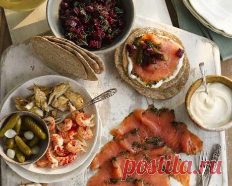 Нескучные рецепты завтраков для бодрого утра - Вкусные рецепты - медиаплатформа МирТесен Завтрак должен быть вкусным! Если вам предстоит тяжелый день, если за окном дождь, вы трудно встали или уже вернулись с пробежки – завтрак поднимет настроение, снимет усталость, зарядит энергией. И, кстати, диетологи говорят, что именно на завтрак утром вы можете позволить себе больше любимых
