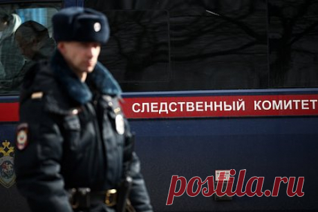 Следователи заинтересовались избивающим учеников российским школьником. Следователи проводят проверку по сообщениям в СМИ об избивающем сверстников школьнике из Люберец. В ходе доследственной проверки сотрудники СК дадут оценку действиям либо бездействию должностных лиц школы. По ее результатам будет принято процессуальное решение. Четвероклассник избивает троечников в гимназии.