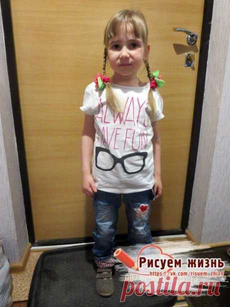 Здравствуйте,дорогие друзья! Сегодня мы, можно сказать, отоспались-с 3х ночи до 10 ти утра. Ну это если говорить о Сашке. Мне же надо утром ей варить кашу, кормить ее да давать таблетки. Пока еще она слабенькая, кушает плохо. Хотя сегодня я ее уговорила хоть немного покушать, что уже достижение. Накупили ей мозаик, пазлов, Саша очень любит пазлы, приходится покупать, хоть и дорого, но так хочется разнообразить это унылое сидение дома. Ходили гулять. На улице сразу засыпает в коляске.