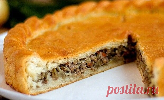 Пирог с мясом вкусно и быстро.

Тесто: 
сливочное масло — 100 грамм 
сметана — 1 Стакан 
яйцо — 1 Штука 
сода — 1/4 Чайных ложки 
соль — 1/4 Чайных ложки 
мука — 2,5 Стакана 

Начинка: 
говядина/баранина — 450 Грамм (у меня было 300 гр нежирного говяжьего фарша, и 150 жирного бараньего фарша) 
луковица — 2 Штуки 
картофель — 2 Штуки 
соль — 1 Чайная ложка 
черный перец — 1/2 Чайных ложки 
зира— 1/2 Чайных ложки 
+ еще яйцо — 1 Штука для смазки поверхности пирога.