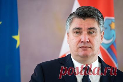 На Украине президента Хорватии признали пропагандистом Кремля. На Украине президент Хорватии Зоран Миланович оказался в числе пособников «российских захватчиков» и участников «спецопераций Кремля». Именно так описали Милановича администраторы украинского сайта «Миротворец», куда хорватский президент попал сразу после заявлений о российско-украинском конфликте.