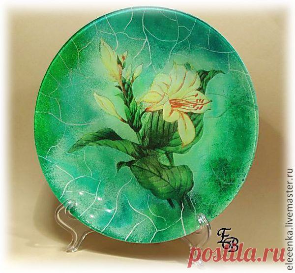 (30) Купить Желтые лилии - зелёный, тарелка, Тарелка декоративная, тарелка в подарок, тарелка декупаж | декупаж тарелочки