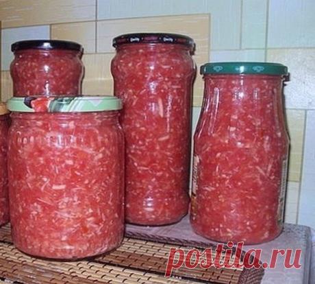 Хренодёр.
Этот соус называют по разному-Хренодёр, Хреновина, Вырви глаз, Хренотень итд. Но смысл понятен-что это хрен ) Я прочитала много рецептов и в результате сделала всё равно по своему, как оказалось не зря )
На 4 кг. томатов 1 кг. хрена(корни),2 головки чеснока,4 ст. л.соли,4 ст.л. уксуса 9%, из всего этого получается 10 банок по 0,5 л. Всё пропустить через мясорубку, хрен лучше молоть в пакет(одеть пакет на мясорубку),т.к. шанс "охренеть" очень велик! 
Тот кто рекомендует тереть хрен н