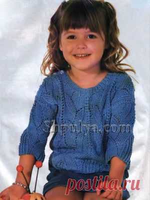 Голубой ажурный пуловер для девочки, вязаный спицами — Шпуля - сайт о вязании