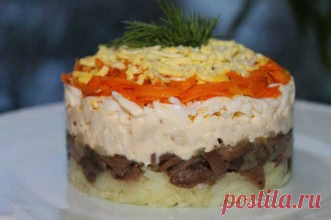 Салат «Лисья шубка» — влюбитесь с первой ложки! | Вкусные рецепты
