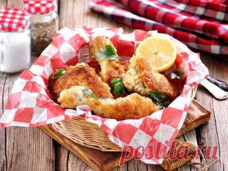 Запись на стене БАКХЕНДЕЛЬ (КУРИЦА ПО-ВЕНСКИ) ИНГРЕДИЕНТЫ  Курица - 1 кг Лимон - 0,5 шт. Соль морская - по вкусу Перец ч.м. - по вкусу Масло растительное - для жарки Сухари панировочные - 5-6 ст.л. Мука - 4-5 ст.л. Яйцо куриное - 2 шт. Паприка (по желанию) - 1 ч.л.  Бакхендель или курица по-венски - блюдо австрийской кухни, которое готовится в Австрии еще с ХVIII-го века. Блюдо это считалось едой аристократов, так...