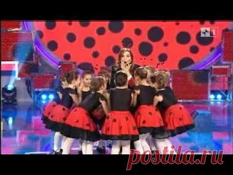 Новогодний костюм для девочки "Божья коровка"