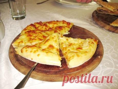 Хачапури с сыром и вареными яйцами. Простой рецепт | Мама знает...