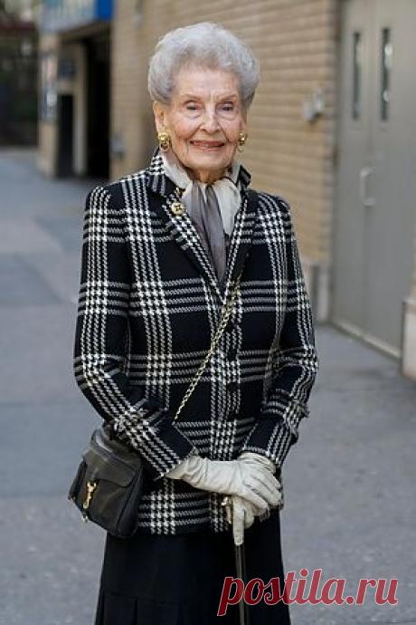 Как одеваться в 60 - элегантность и мудрость.