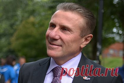 На Украине призвали лишить Сергея Бубку госнаград из-за России. Член Национального олимпийского комитета (НОК) Украины скелетонист Владислав Гераскевич призвал лишить бывшего прыгуна с шестом и президента НОК страны Сергея Бубку государственных наград. Гераскевич заявил, что инициировал заседание комиссии атлетов комитета Украины по поводу Бубки.