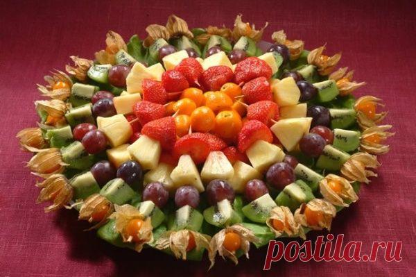 ФУРШЕТНЫЕ БЛЮДА. ЗАКУСКИ НА ШПАЖКАХ.