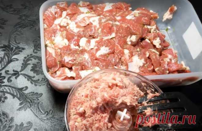 Рецепт домашней колбасы из свинины: ничего лишнего, только мясо и специи!