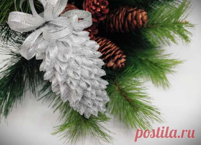 🎄 DIY New Year Pinecones | Easy Step-by-Step Tutorial 🎄

Want to add some magic to your home for the New Year? In this video, we’ll show you how to make beautiful DIY pinecones for the holiday season using simple materials. It's a great way to decorate your Christmas tree, create stylish home decor, or give unique handmade gifts to your loved ones.