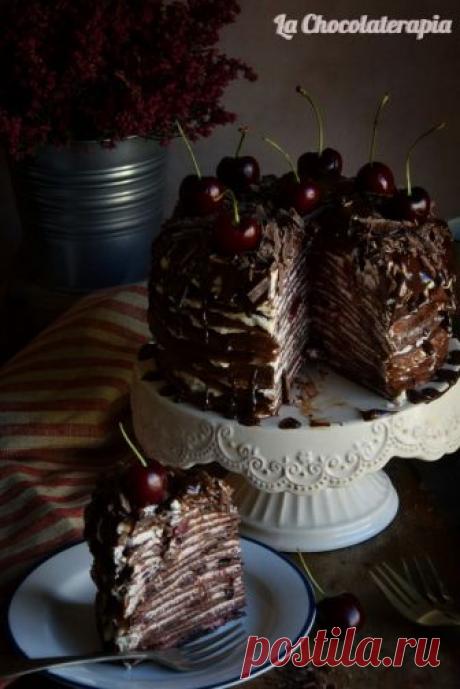 Черна гора торта от шоколадови палачинки