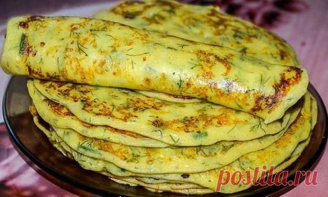 Творожные блины с зеленью получаются очень вкусными! С приготовлением справится даже неопытная хозяйка.