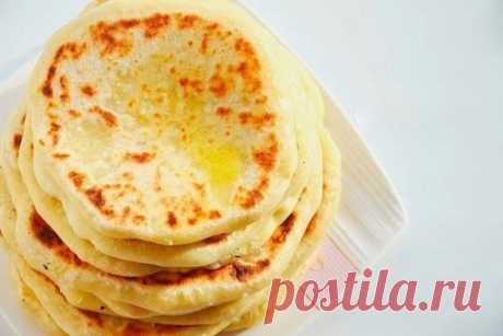 5 БЛЮД С ОВСЯНКОЙ, КОТОРЫЕ ВЫ ТОЧНО НЕ ПРОБОВАЛИ

1. Идея для завтрака: овсяно-яичная лепешка - прекрасное сочетание белка и правильных углеводов!
Калорийность на 100грамм: 203Ккал

Ингредиенты:
• 2 яйца
• 2 ст. л. сухой овсянки
• 30 г нежирного сыра
• щепотка льняных или кунжутных семечек (можно и без них, но с ними полезнее)
• любимые специи (у нас хмели-сунели)

Приготовление:

Получается, на каждое яйцо – ложка овсянки, без горки. Яйца взбить. Всыпать овсянку, семечки,...