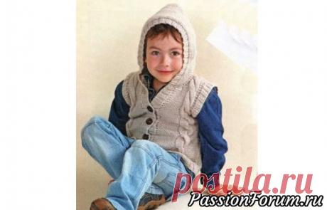 Жилет с капюшоном. Описание | Вязание спицами для детей Возраст на 5 летВам потребуется: пряжа «Светлана» (50% шерсть, 50% акрил, 250 м/100 г) - 200 г серо-бежевого цвета, спицы №3, 5 пуговиц.Резинка 2x2: вяжите попеременно 2 лиц. п. и 2 изн. п.Изнаночная гладь:лиц. ряды - изн. петли, изн. ряды - лиц. петли.Коса:вяжите по схеме, на которой...