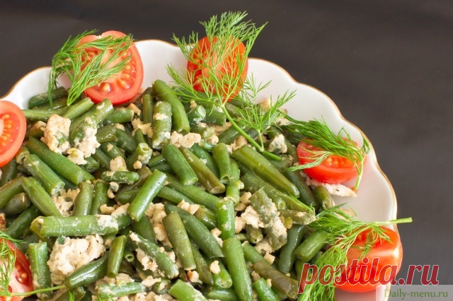 Стручковая фасоль с курицей по-гречески 