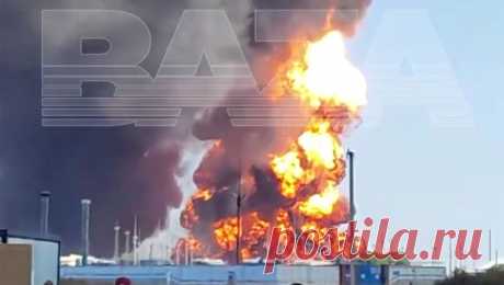 В Пролетарске возвели два каменных барьера для огня вокруг горящей нефтебазы. Вокруг горящей нефтебазы в Пролетарске возведены два минеральных барьера для предотвращения распространения огня. Об этом сообщил в своем Telegram-канале губернатор Ростовской области Василий Голубев. Подвоз воды для пожарных ...