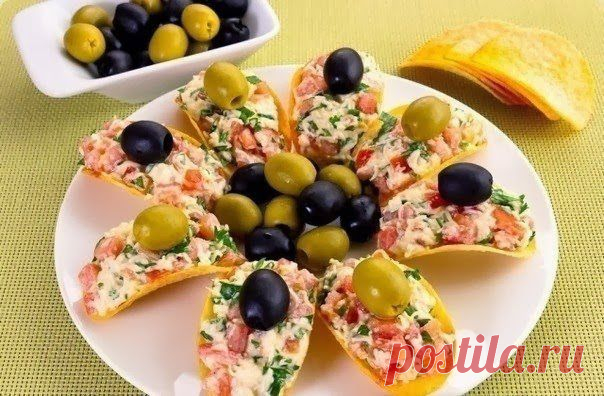 шеф-повар Одноклассники: Сырная закуска на чипсах.