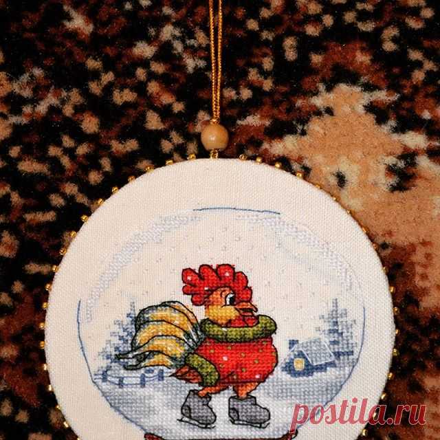 Вот такой петушок поселился в нашем доме.