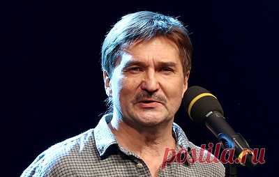 Эксперт Заимов назвал вероятную причину гибели Бутусова. Речь идет о мертвом волнении, когда пловец из-за встречного течения не может самостоятельно выбраться на берег, быстро теряет силы и тонет, сообщил водолаз