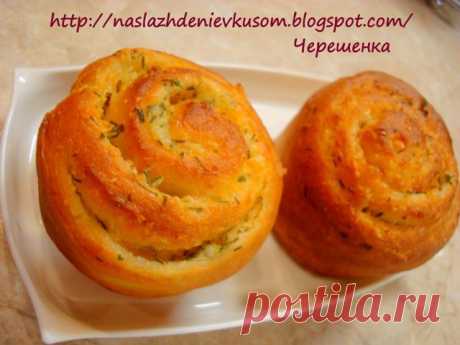 Наслаждение вкусом: Творожные булочки с чесноком, сыром и пряными травами.