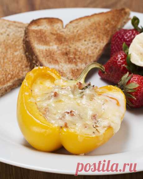 You Should Definitely Make These Bell Pepper Egg Cups For Breakfast