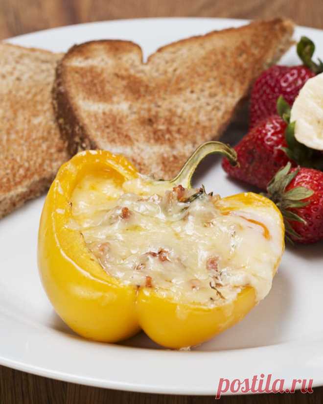 You Should Definitely Make These Bell Pepper Egg Cups For Breakfast
